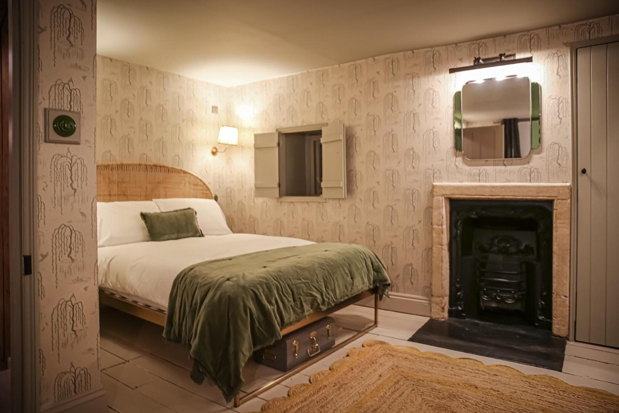 Daylily Cottage In Central Бат Экстерьер фото